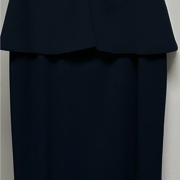 Elegant Navy Sleeveless Dress with Peplum Detail - Picture 2 of 2